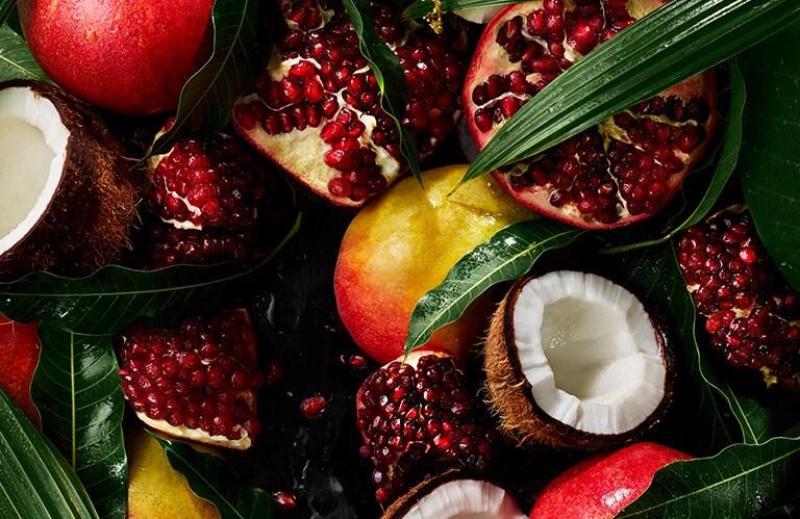 Ayurveda Superfoods für die Wechseljahre Kokos, Granatapfel, Mango
